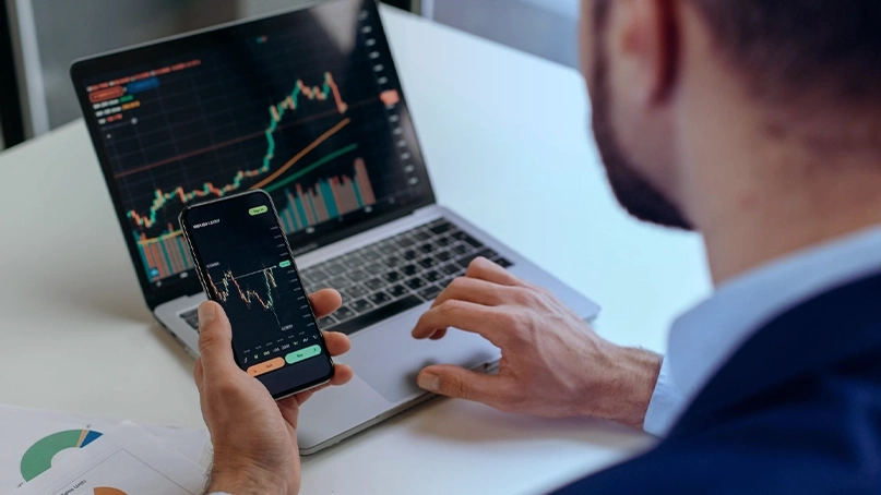 Dashboard di trading IA di Instant +9B Feron